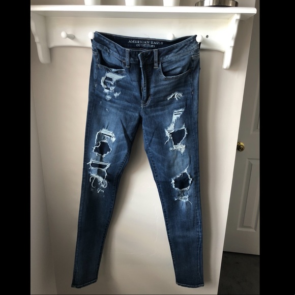 American Eagle Hi-Rise Distressed Jegging